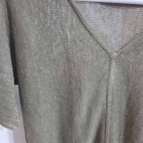 ⭐️Talbots Olive Deep Back V Sweater Size XS - Picture 3 of 4